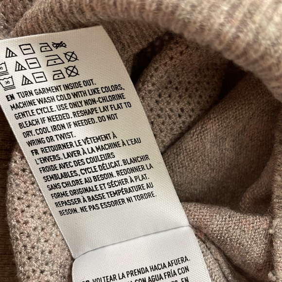 American eagle outfitters ahh-mazing soft long sleeve shirt in medium - Picture 6 of 10